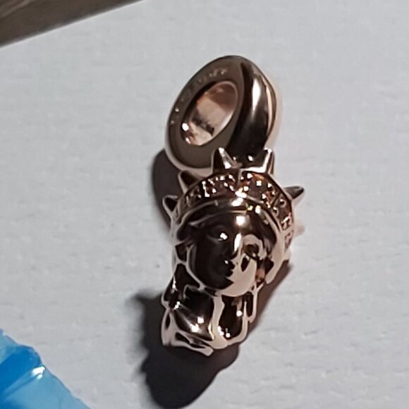 Pandora *RETIRED* Rose ™ Statue of Liberty Dangle Travel Charm w/cz's 788989C01 - Picture 5 of 14